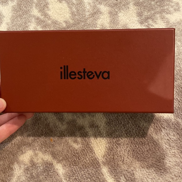 Illesteva Leonard Tortoise Blue Lens Sunglasses - Picture 2 of 13